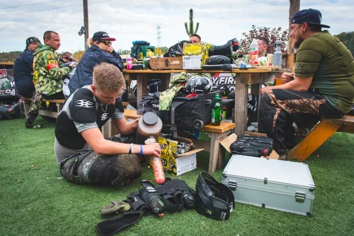 Bezpieczny sprzęt ochronny paintball Arena Mocy